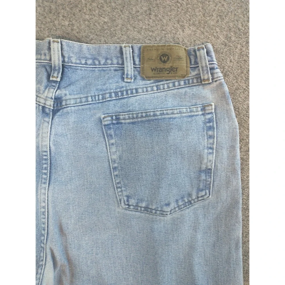 Wrangler Hero Authentic Jeans Mens 36x31 Light Wash Straight Leg Denim 976T1SB